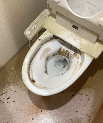 岐阜市でトイレの詰まり解消作業前