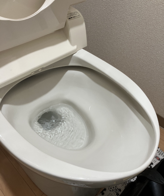 浜松市浜名区で流れなくなったトイレの詰まり除去作業後