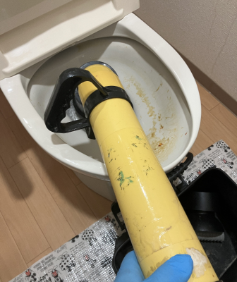 浜松市浜名区でトイレの詰まりをローポンプを使用して除去